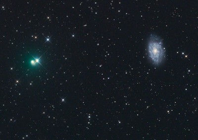 NGC 7793 (PGC 73049) + C2013 US10 (Catalina) _ CK13U10S _ Sculptor _ 25 06 2015 _ Gerald Rhemann (Farm Tivoli, Namibia, SW-Africa) _ 2.JPG